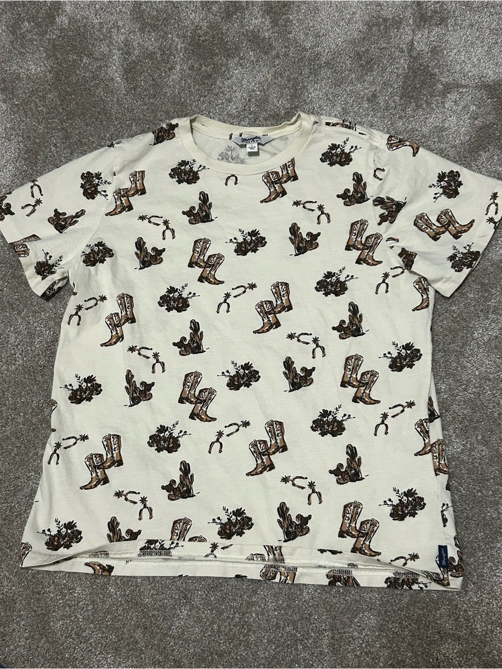 Wrangler Retro Western Cowboy Boots Desert Print Graphic Tee Large 100% Cotton - Picture 2 of 7